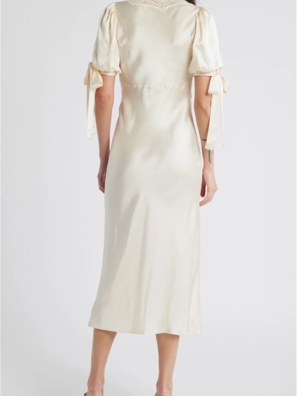 Kacey Musgraves Stella Lace Trim
Silk Midi Cream Dress - Picture 2 of 11